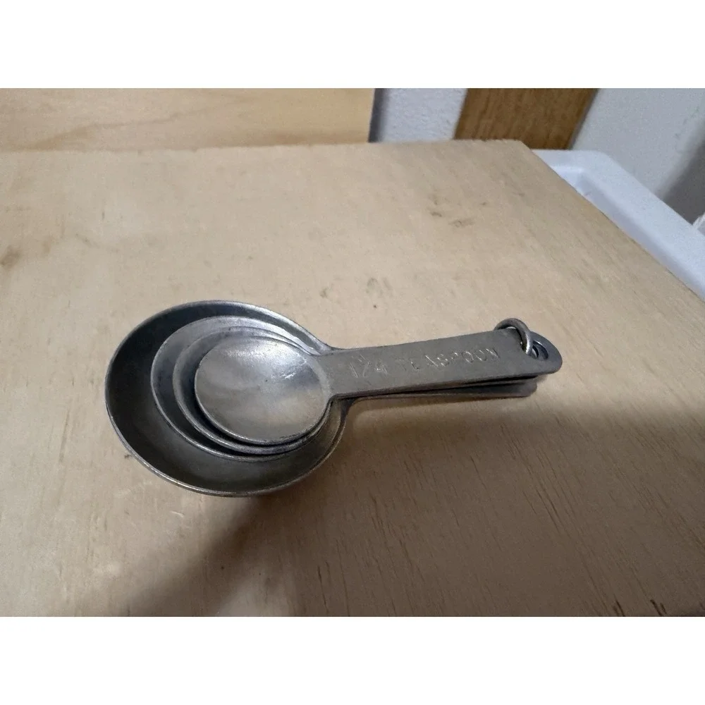 vintage aluminum nesting measuring spoons